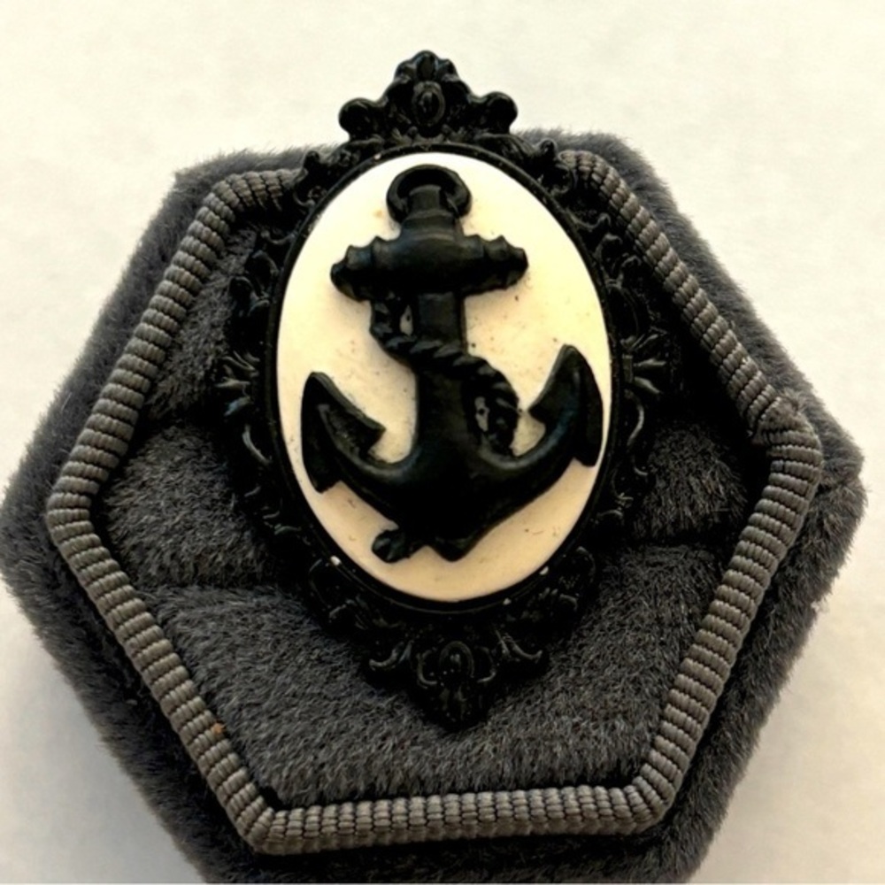 White and Black Anchor Cameo Adjustable Ring, Handmade, NWT, Unworn